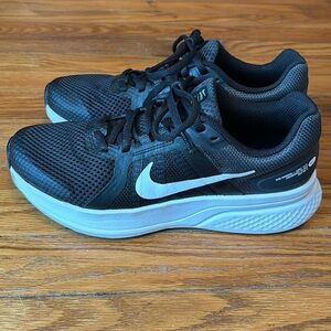 NIKE RUNNING Size 7.5  Swift V.2 LIKE NEW!